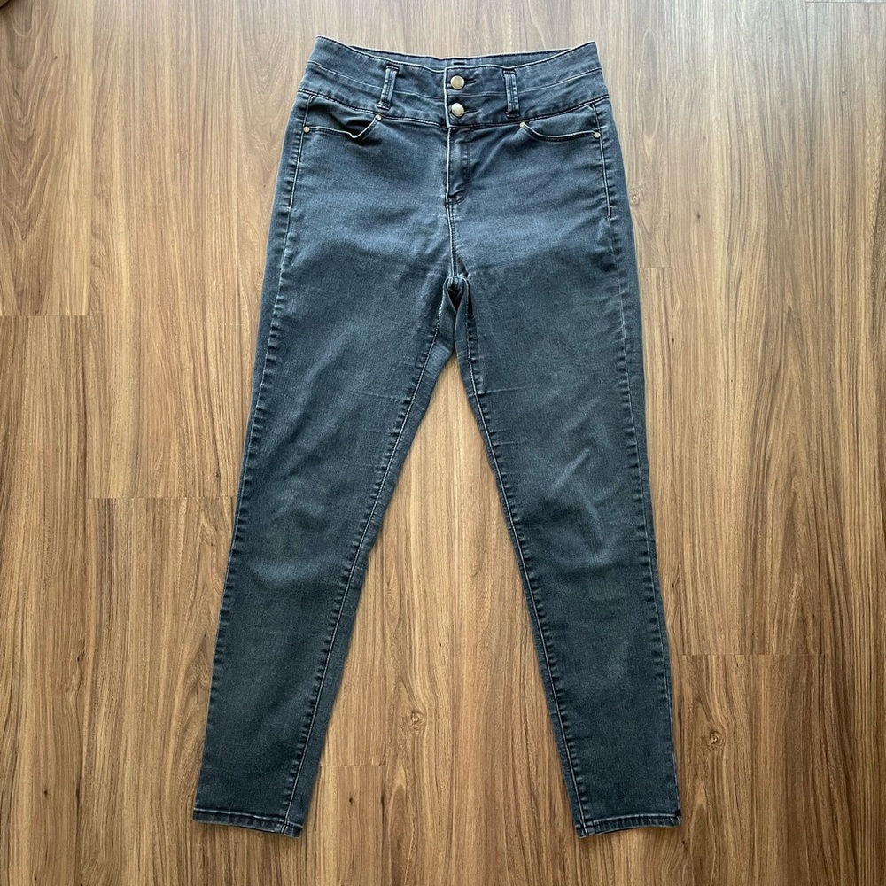 Tinseltown Stretchy Jeans Size 9